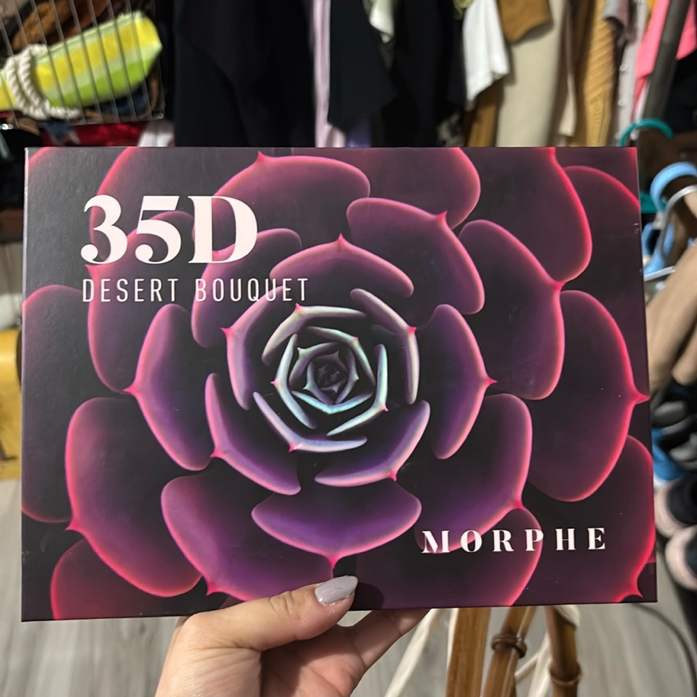 Never used Morphy desert bouquet palette